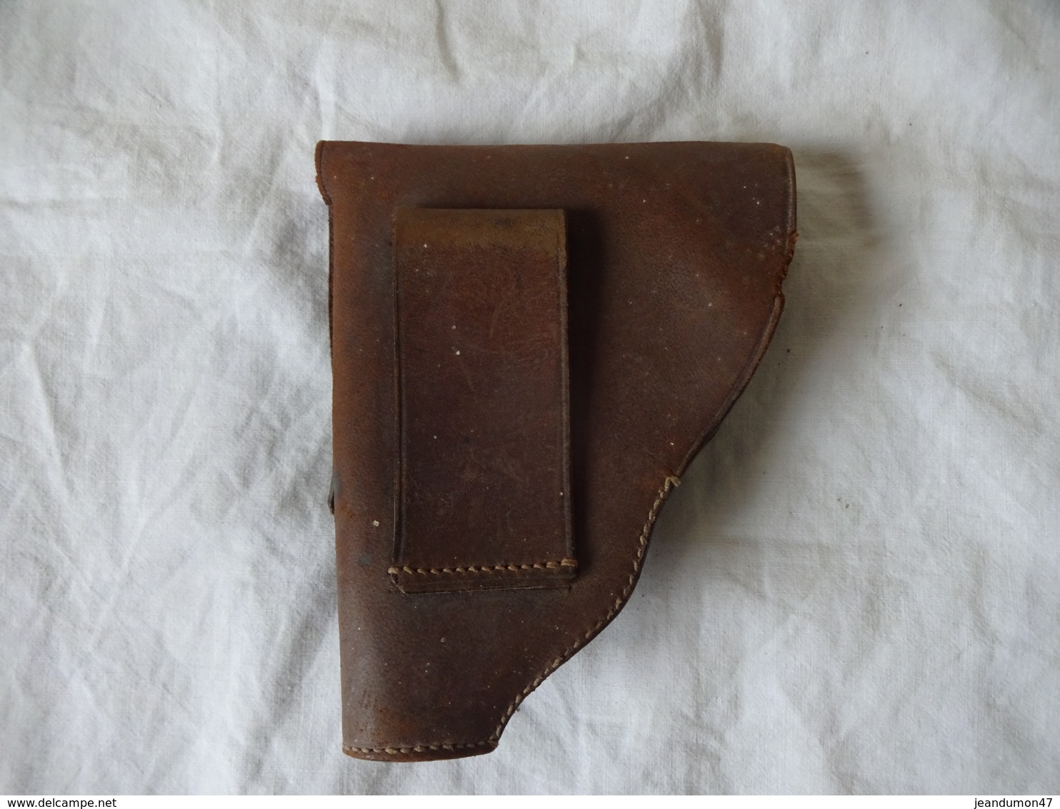 A IDENTIFIER ANCIEN PETIT HOLSTER POUR REVOLVER  6,35 AVEC 2 PORTE ETUIS. ( VOIR PHOTOS ET DIMENSIONS ) - Equipement