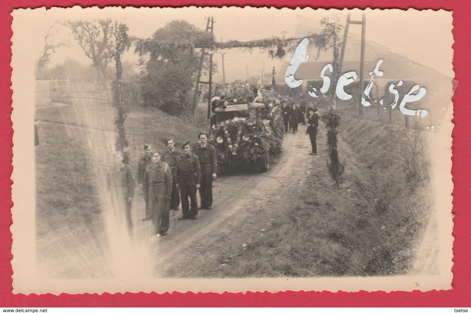 Grandrieu -Fête De La Libération ...1946 - Carte Photo 4 ( Voir Verso ) - Sivry-Rance