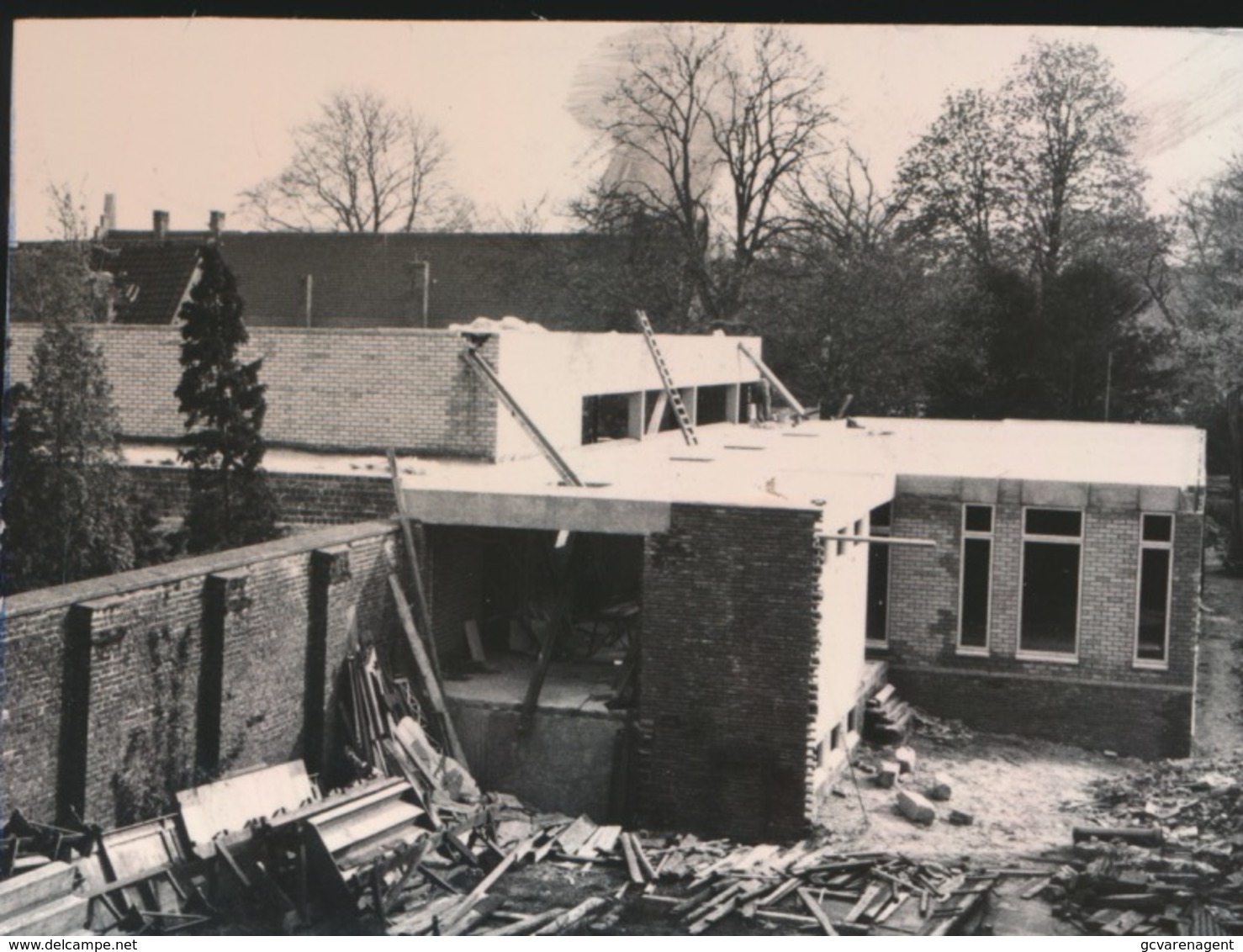 EEKLO  = FOTO 1973  +- 8 X 8 CM  =   NIEUW JEUGDTEHUIS - Eeklo