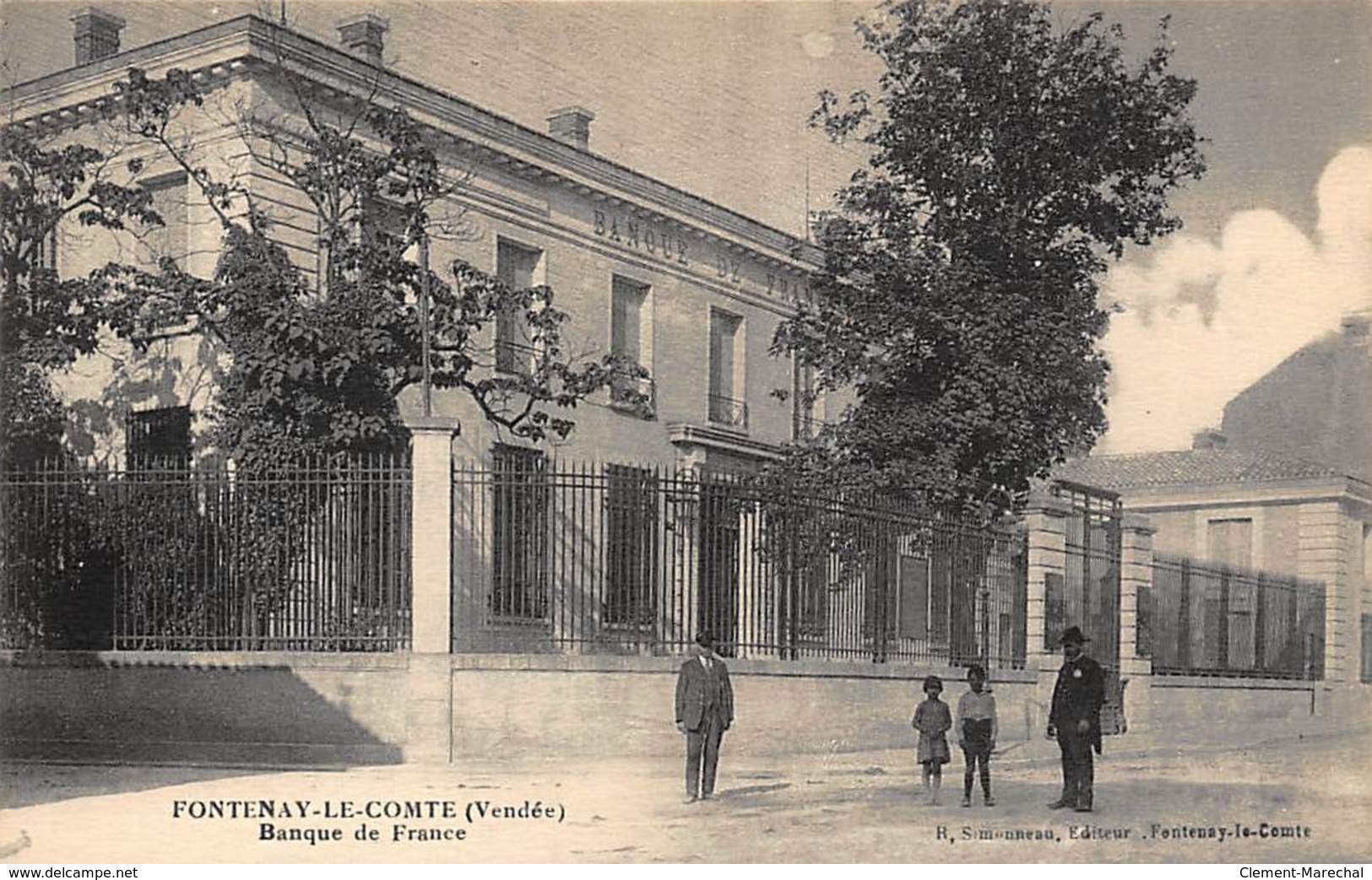 BANQUE DE FRANCE - FONTENAY-le-COMTE : Banque De France - Tres Bon Etat - Banks