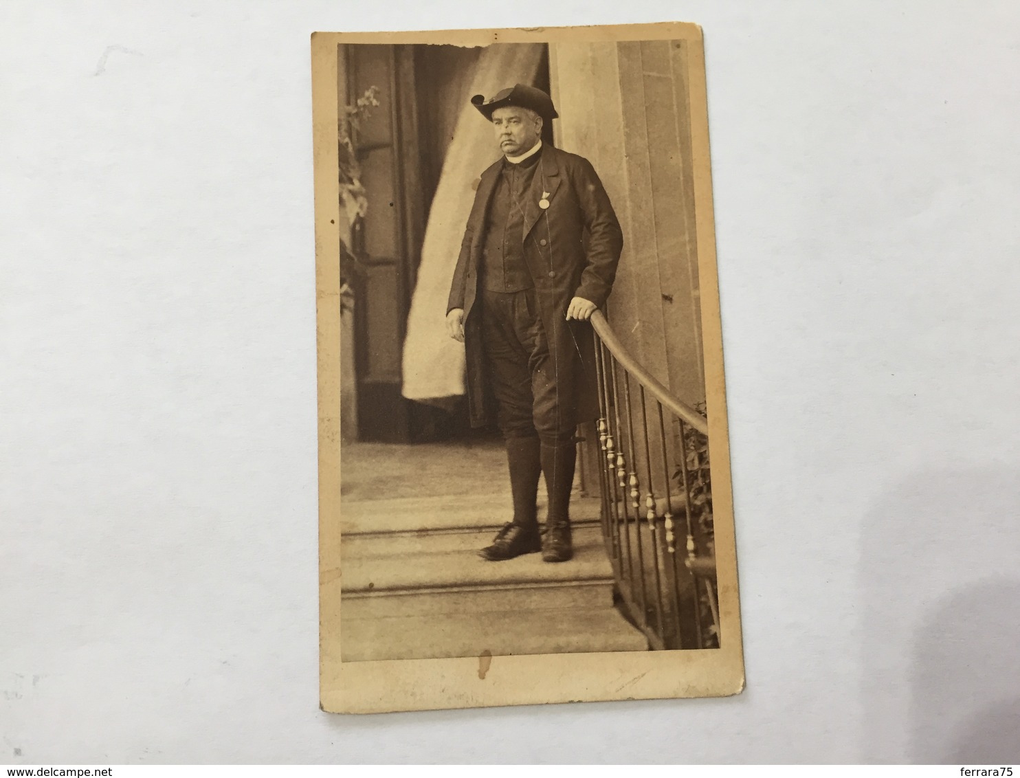 CDV FOTO RITRATTO VICTORIAN SACERDOTE PASTORE PRETE RELIGION CON MEDAGLIA - Antiche (ante 1900)