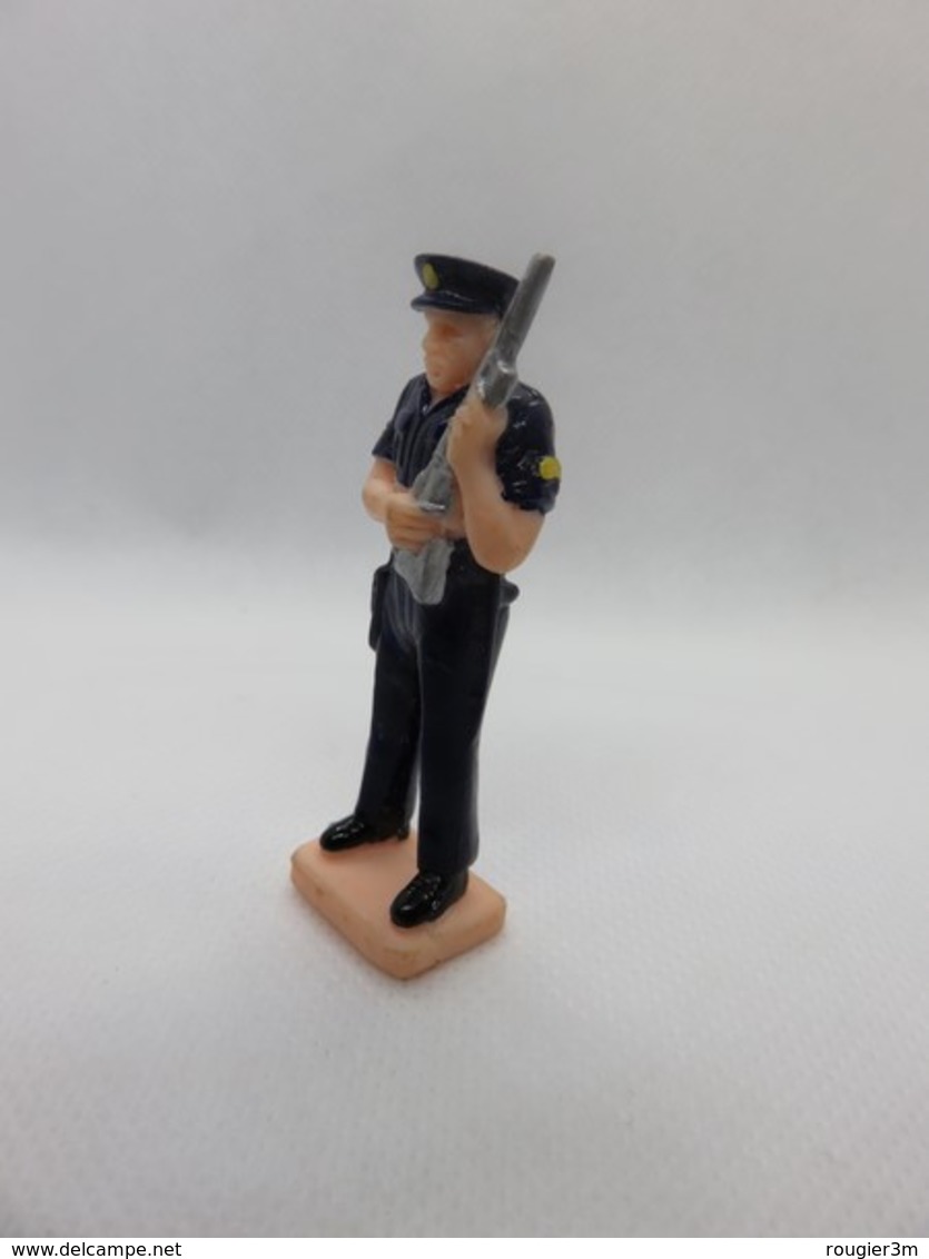 177 - Figurine Policier Américain Avec Fusil Anti-émeute - Other & Unclassified