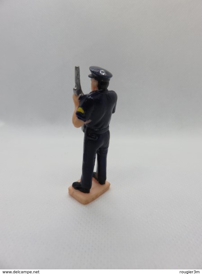 177 - Figurine Policier Américain Avec Fusil Anti-émeute - Other & Unclassified