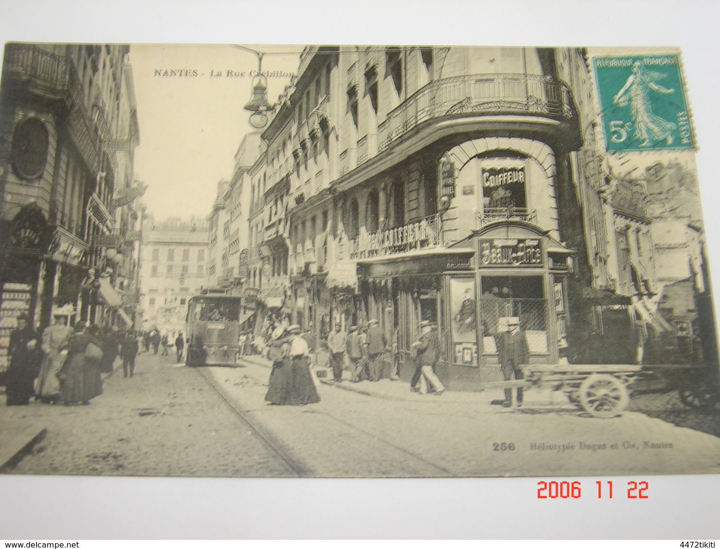 C.P.A.- Nantes (44) - La Rue Crébillon - Salon De Coiffure Morel - Hôtel De Paris Texier - 1910 - SUP (BQ 47) - Nantes