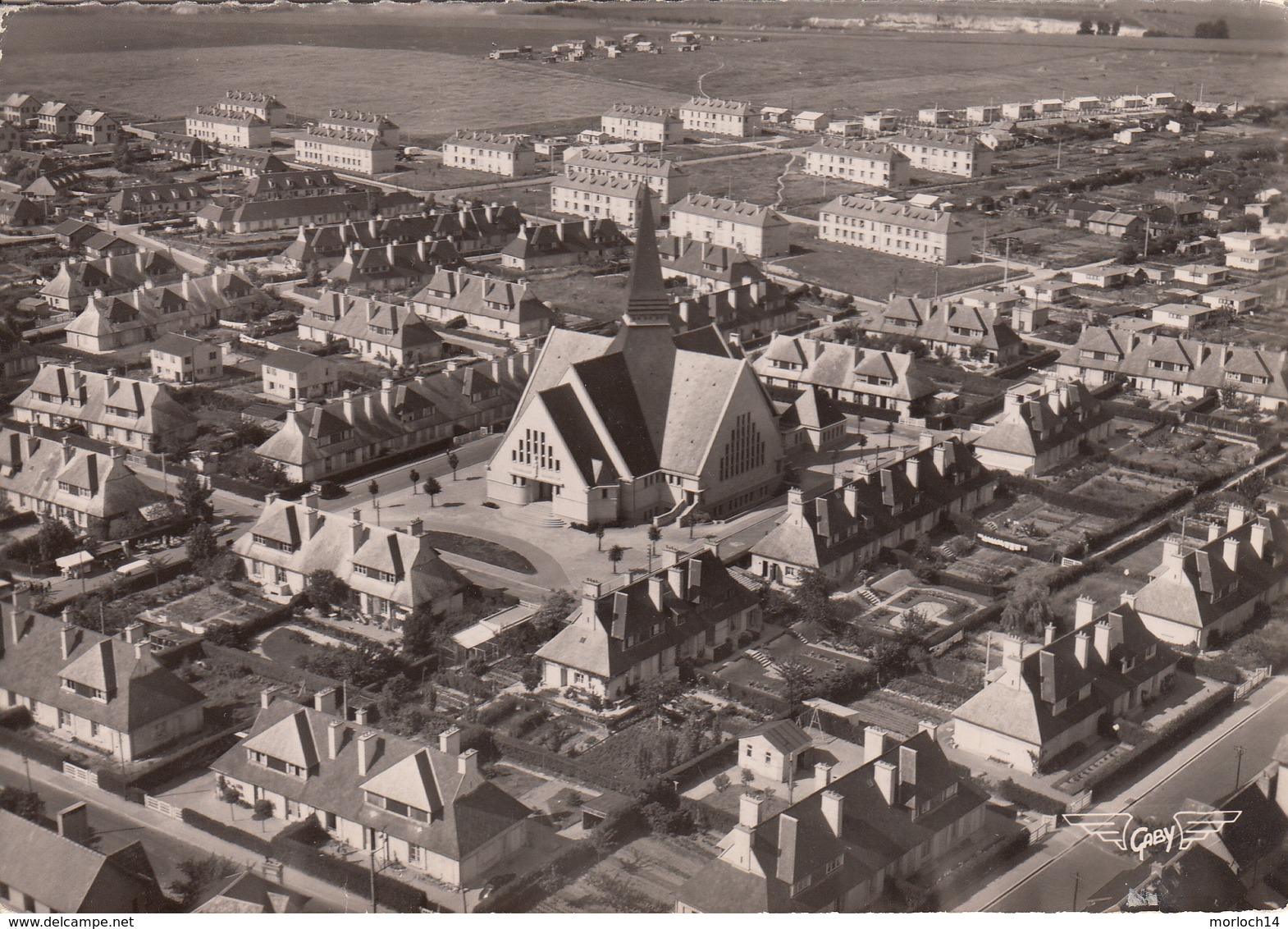 CAEN : Vue Aérienne N°31 Années 50-60 - Caen