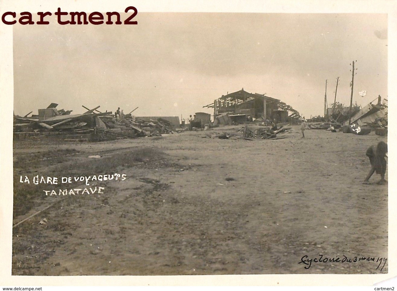 MADAGASCAR PHOTOGRAPHIE ANCIENNE TAMATAVE LA GARE DE VOYAGEURS 1927 PASSAGE DU CYCLONE AFRIQUE CATASTROPHE - Madagascar