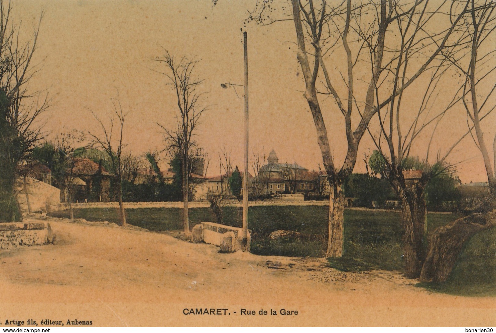 CPA  84   CAMARET RUE DE LA GARE  CP TOILEE - Camaret Sur Aigues