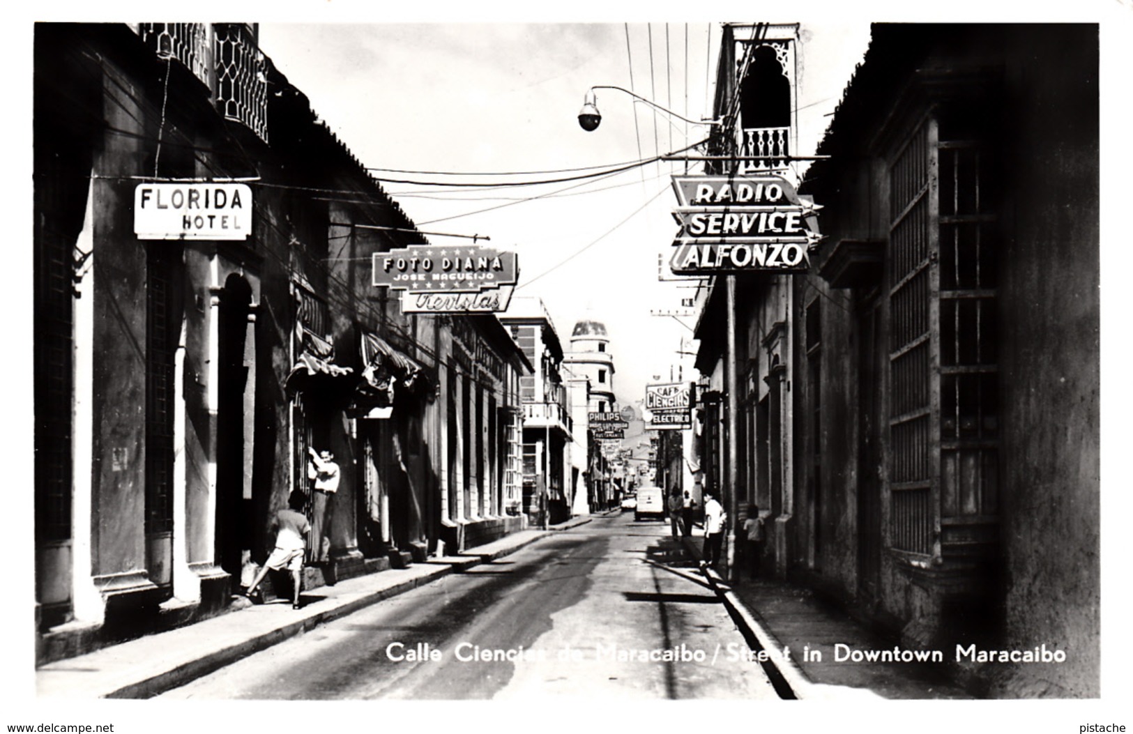 B&W RPPC - Real Photo Véritable - 1950-1960 – Downtown Maracaibo Venezuela – Street Animation – Shops Hotel - 2 Scans - Venezuela