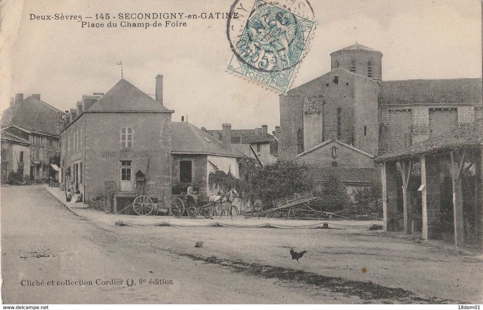 Secondigny En Gatine - Place Du Champ De Foire - Secondigny