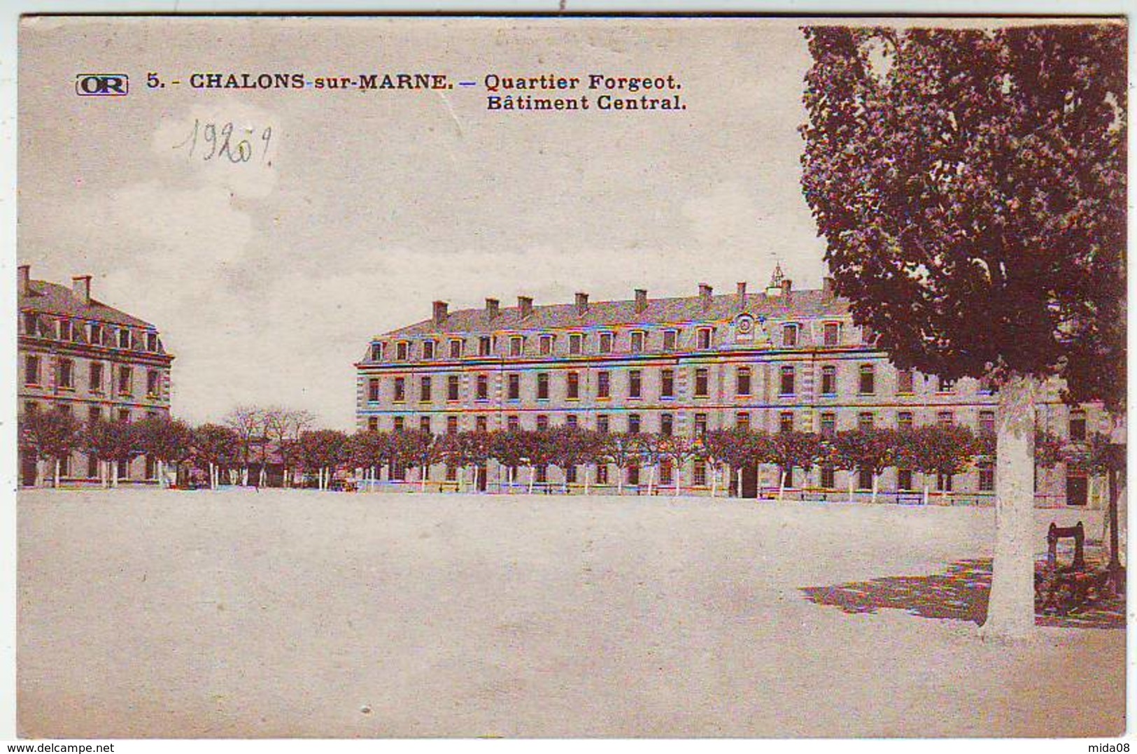 51. CHALONS SUR MARNE . MILITARIA . QUARTIER FORGEOT . CASERNE . BATIMENT CENTRAL . Editeur OR - Casernes