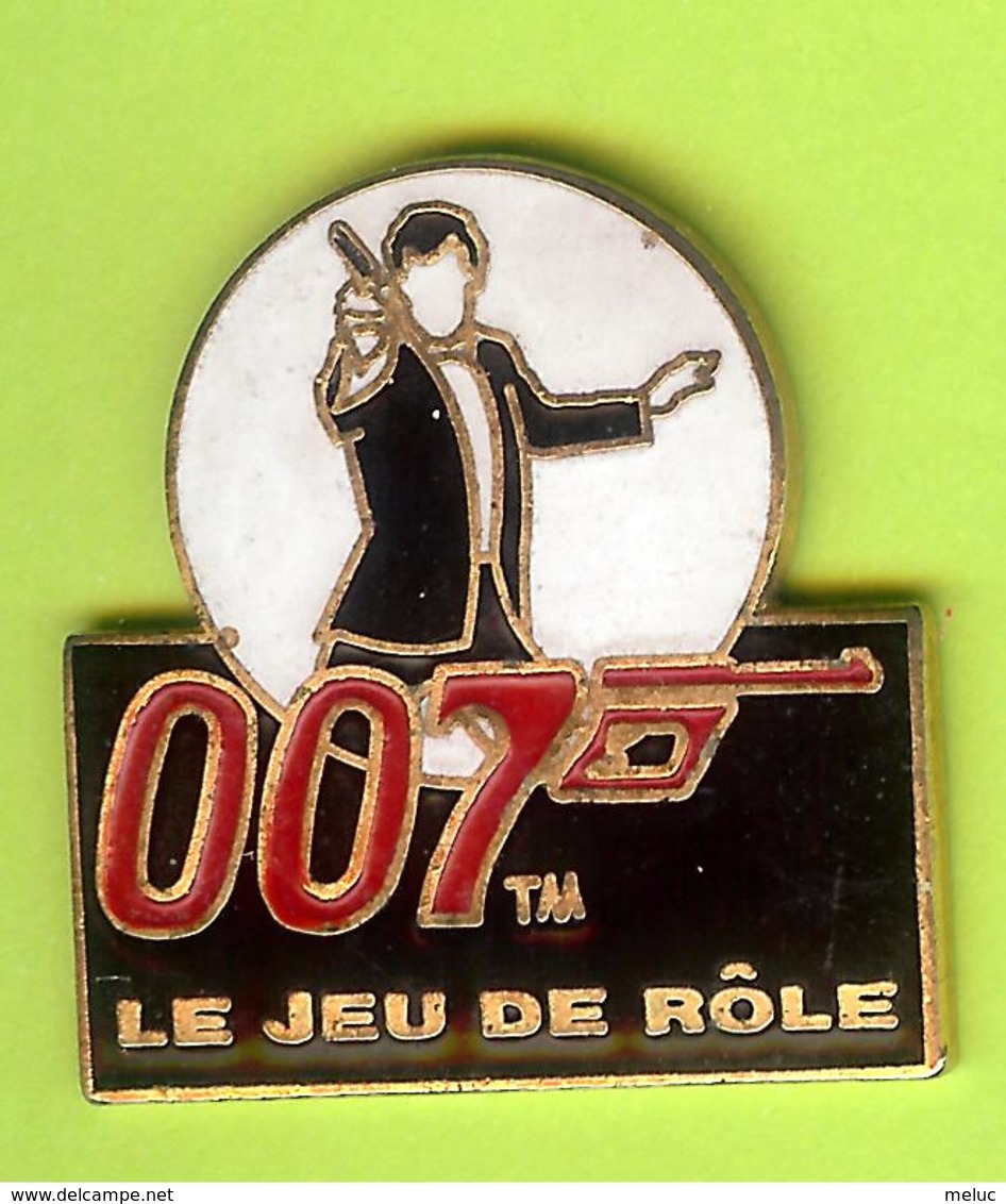 Pin's Cinéma James Bond 007 Le Jeu De Rôle - 2T11 - Cinéma