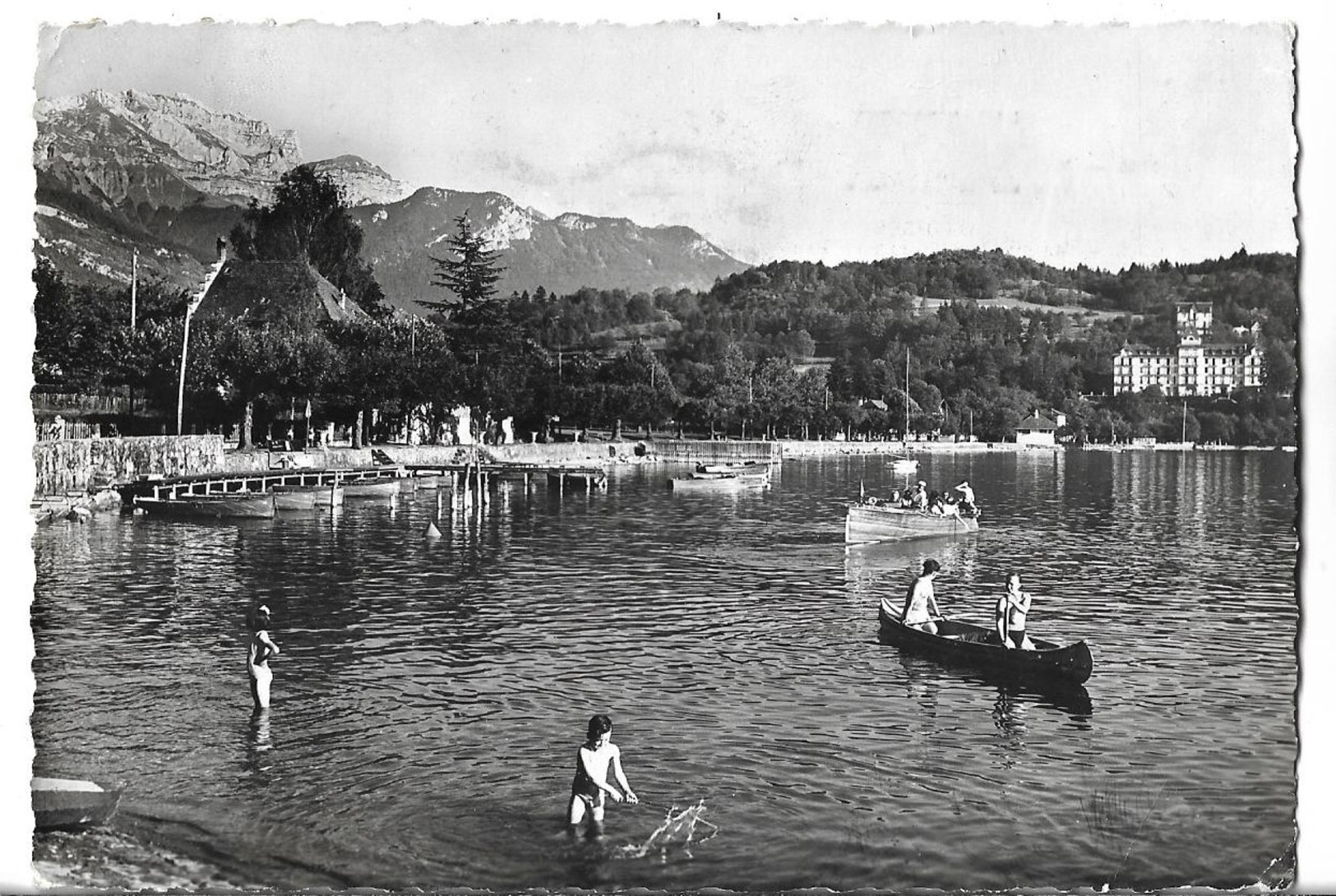 CPSM Dentelée En GFet En NB Du LAC  D' ANNECY  (74)  -  Menthon St-Bernard - Vue Sur La Tournette    //   TBE - Annecy