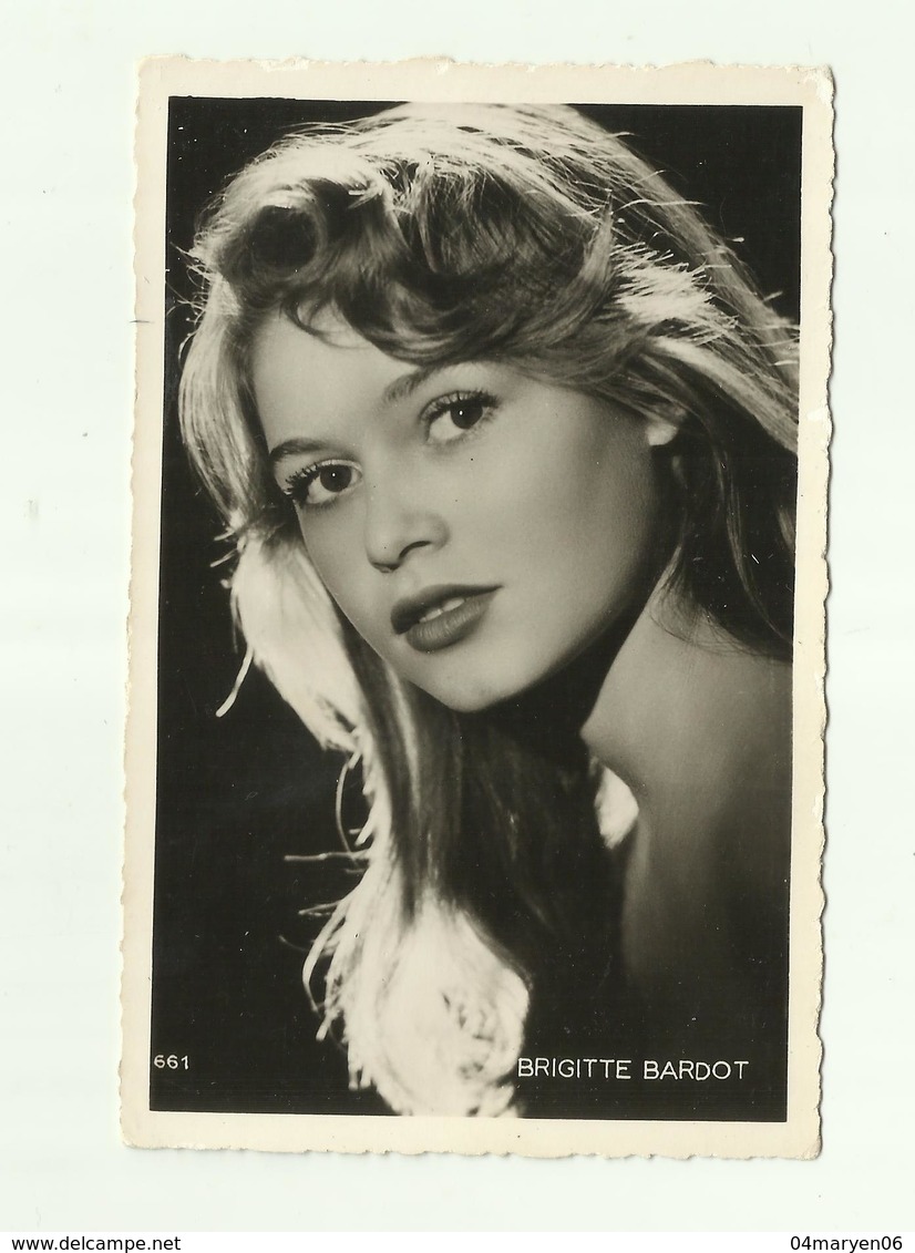 **BRIGITTE   BARDOT **-- - Femmes Célèbres