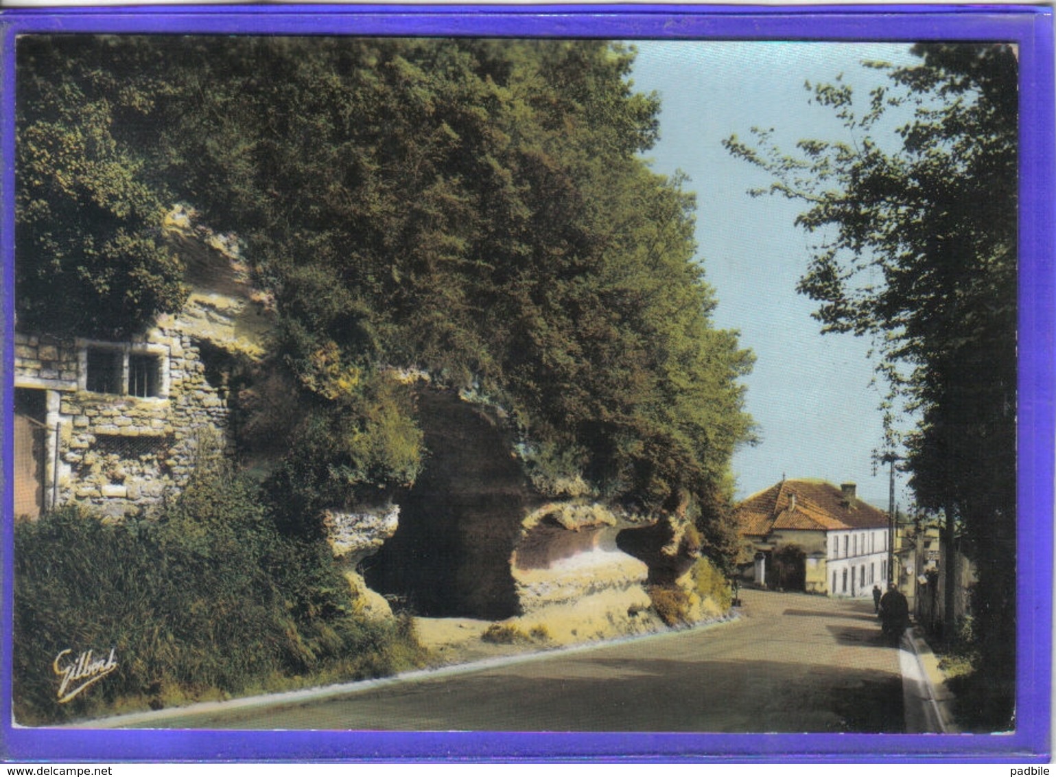 Carte Postale 17. Archiac  Rue Basse Rochers Du Chateau Très Beau Plan - Autres & Non Classés