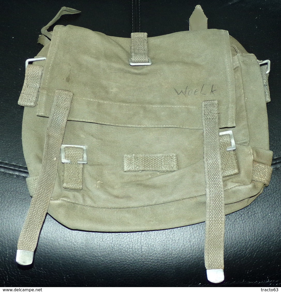 PETITE  MUSETTE ARMEE ALLEMANDE , NOM DU SOLDAT SUR LA MUSETTE ,PERIODE 1962 , ATTACHE POUR LE PORT AVEC LE BRELAGE  , - Equipement