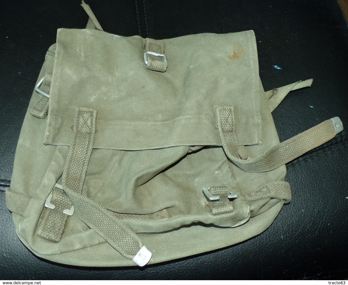 PETITE  MUSETTE ARMEE ALLEMANDE  , TAMPON DATAP PERIODE 1962 , ATTACHE POUR LE PORT AVEC LE BRELAGE  ,  ETAT VOIR PHOTO - Uitrusting