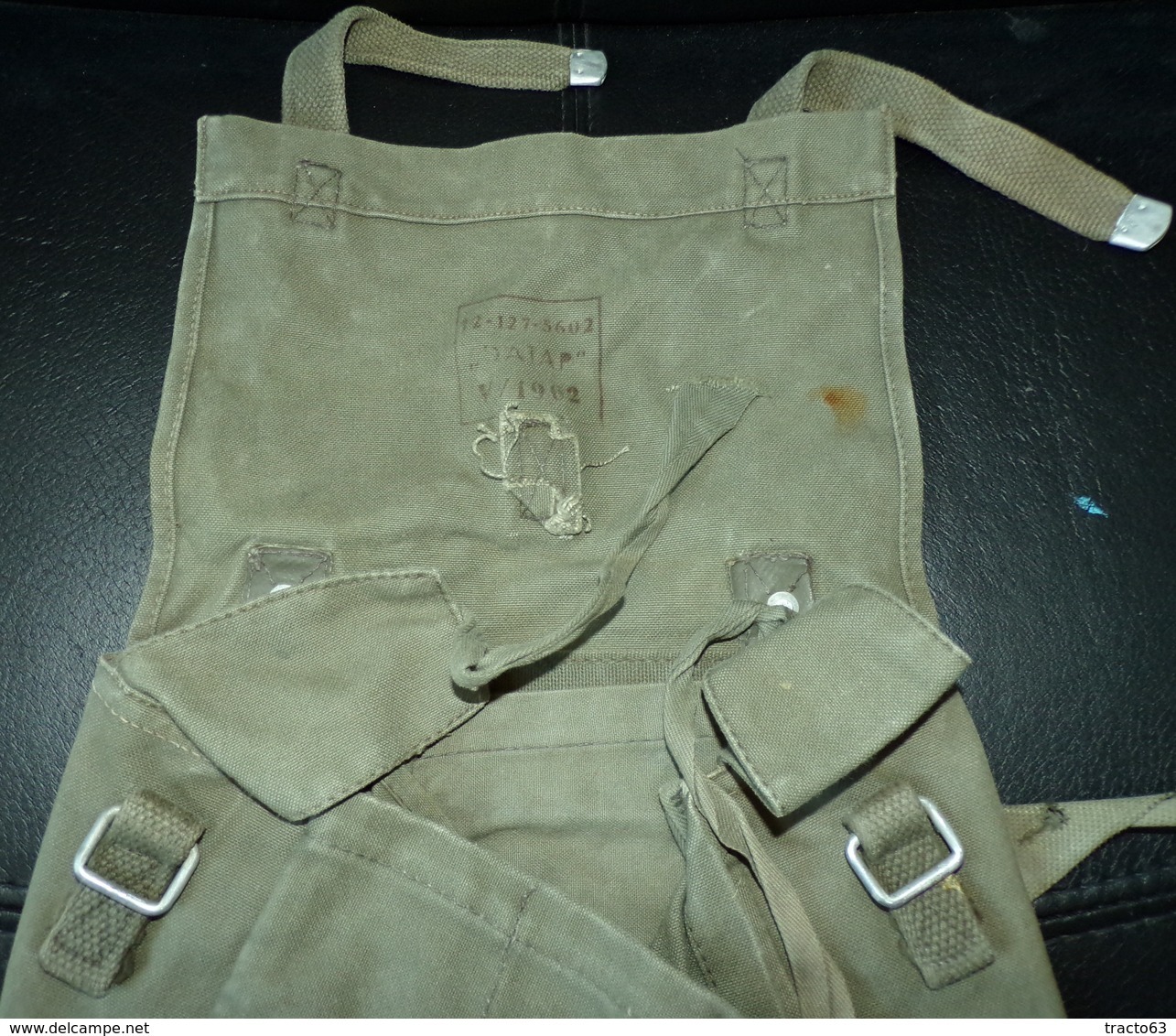 PETITE  MUSETTE ARMEE ALLEMANDE  , TAMPON DATAP PERIODE 1962 , ATTACHE POUR LE PORT AVEC LE BRELAGE  ,  ETAT VOIR PHOTO - Uitrusting