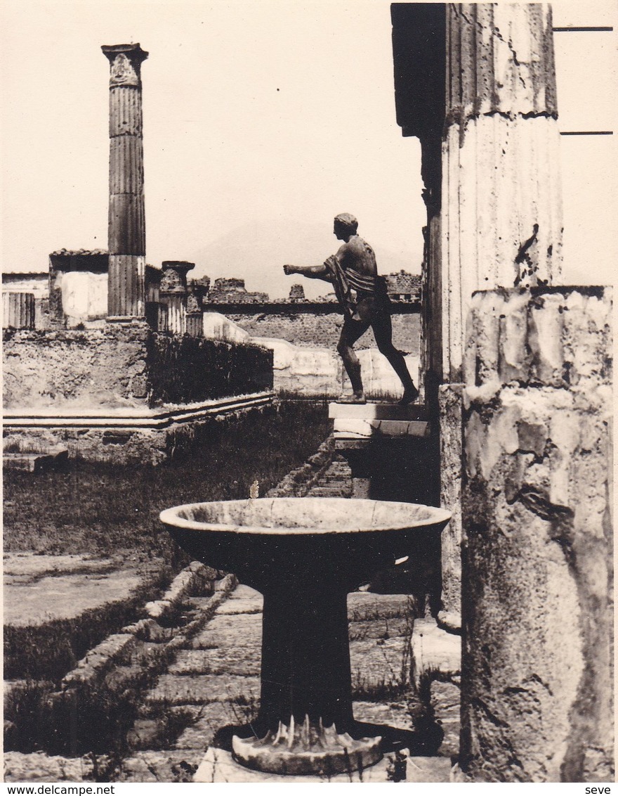 POMPEI 13 AOÛT 1926 Photo Amateur Format Environ 6,5 Cm X 5,5 Cm Région De Naples Italie - Luoghi