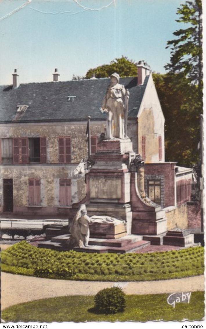 77 COULOMMIERS - Carte Postale Semi-moderne - Le Monument Aux Morts (Arch. Deglane, Sculp. Lombard) - CPSM Édition GABY - Coulommiers