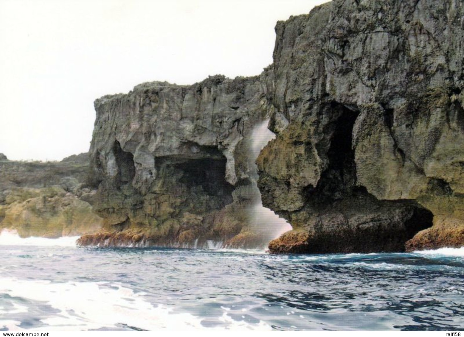 2 AK Henderson Island - Die Insel Gehört Zu Den Pitcairn Islands Und Ist Seit 1988 UNESCO Weltnaturerbe * - Pitcairn