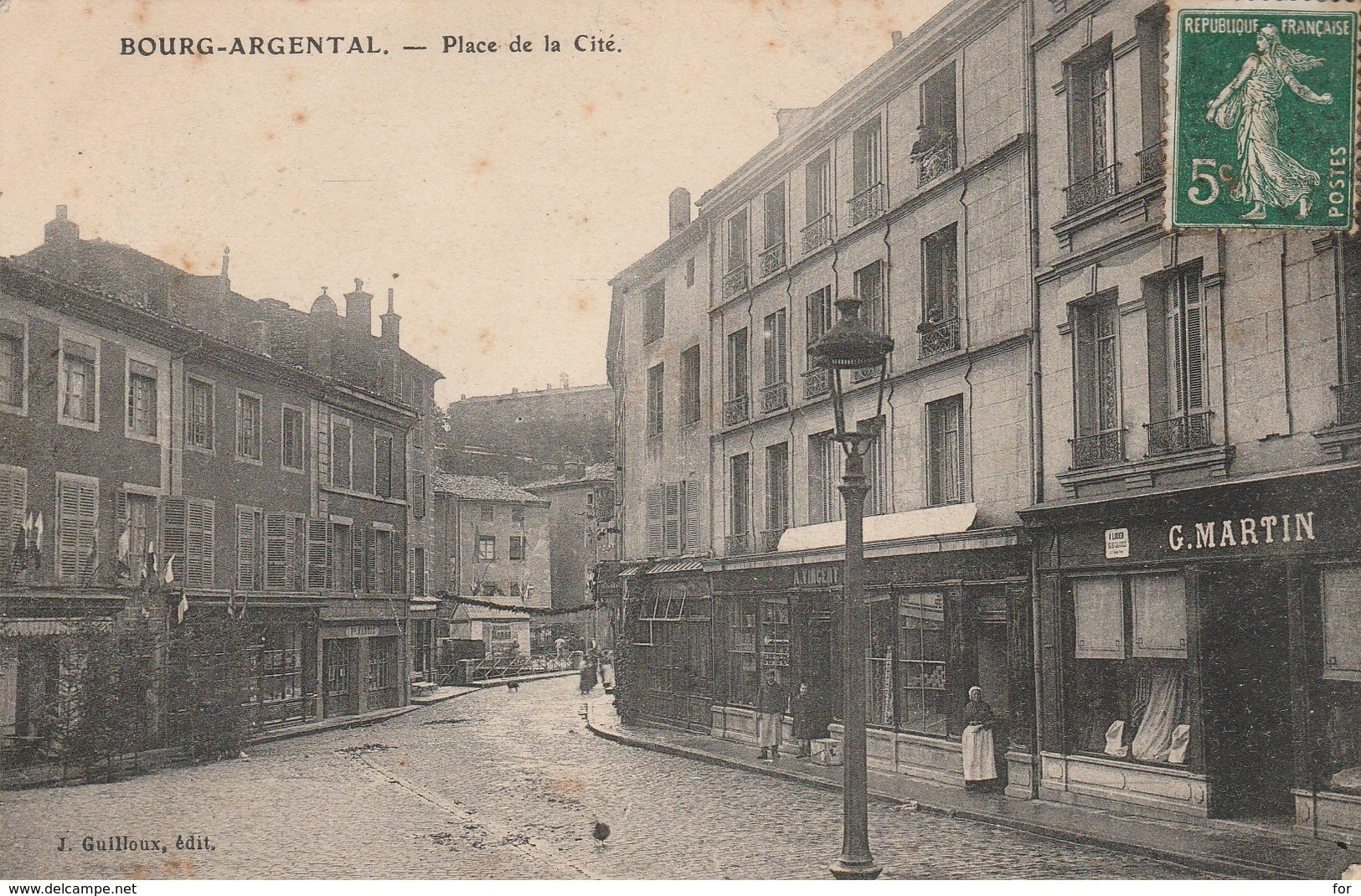 Loire : BOURG-ARGENTAL : Place De La Cité ( Avec Lampadaire - Magasin G. Martin ) - Bourg Argental