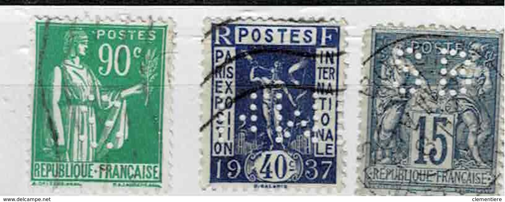 Petit Lot De 3 Timbres Perforés - Autres & Non Classés