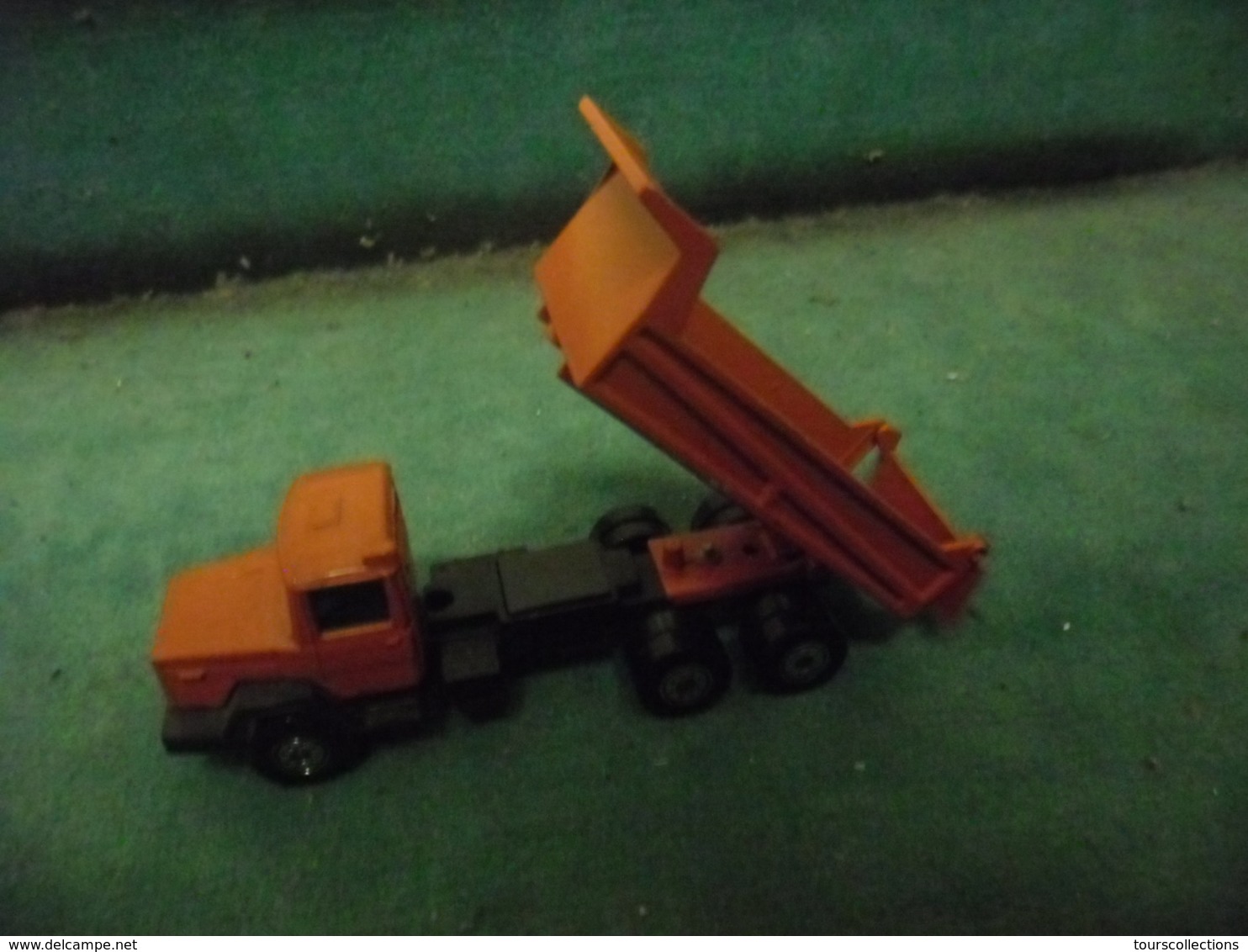 SOLIDO N° 374 CAMION BENNE IVECO 1/60 ° Occasion Fonctionnel Ancien Octobre 1978 - Other & Unclassified