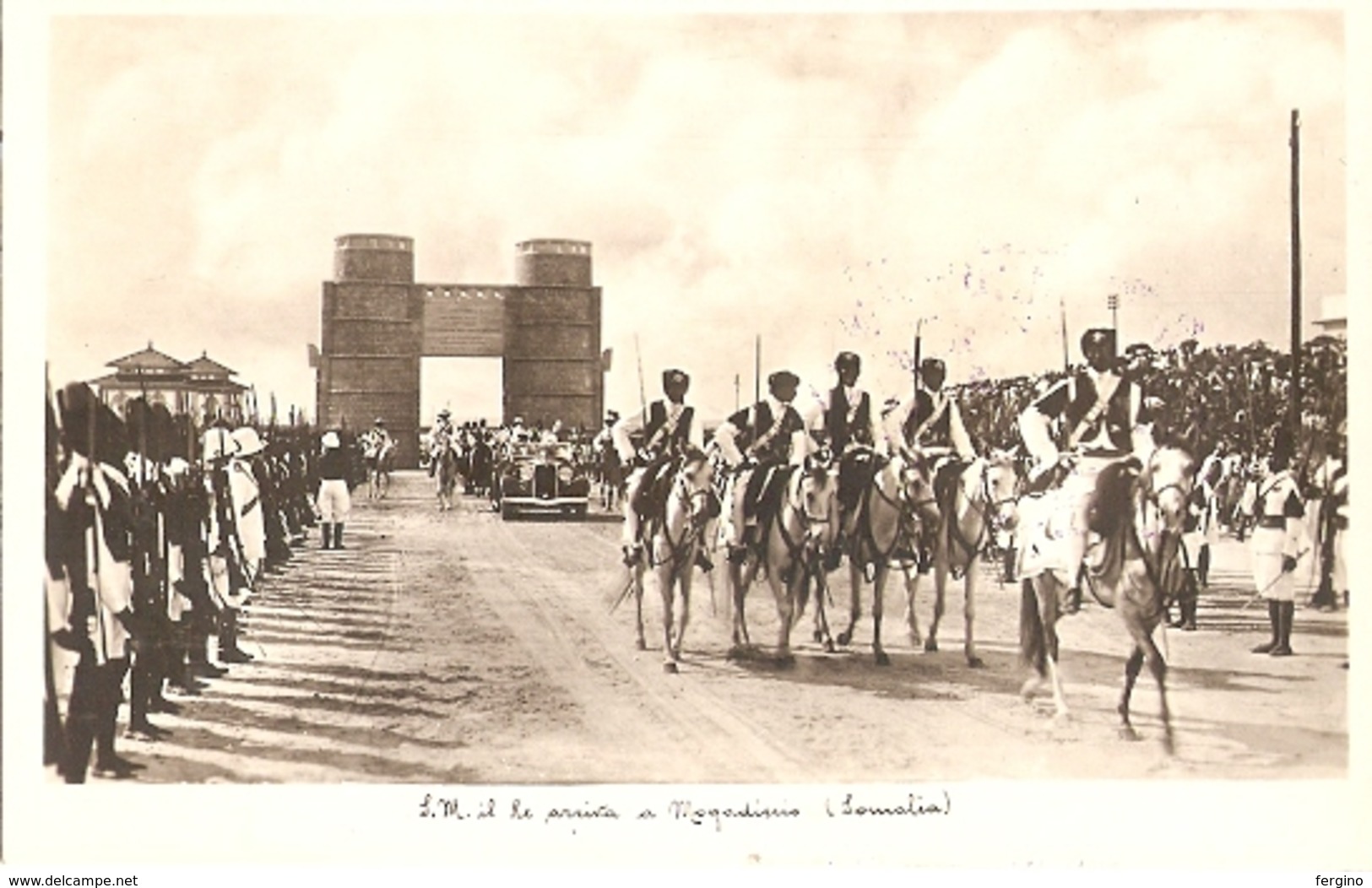 22/FP/19 - COLONIALI - MOGADISCIO (SOMALIA): 1934 - S.M. Il Re Arriva A Mogadiscio - Altri & Non Classificati