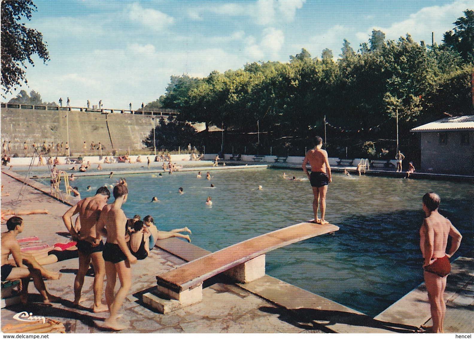 MONTREDON-LABESSONNIE. La Piscine - Montredon Labessonie