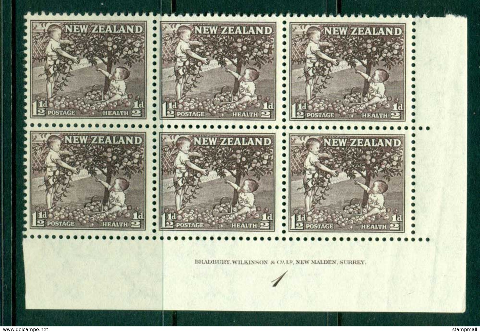 New Zealand 1956 1½d Health Apple Tree Purple Sepia Imprint Plate Block 6 MH/MUH Lot25789 - Neufs