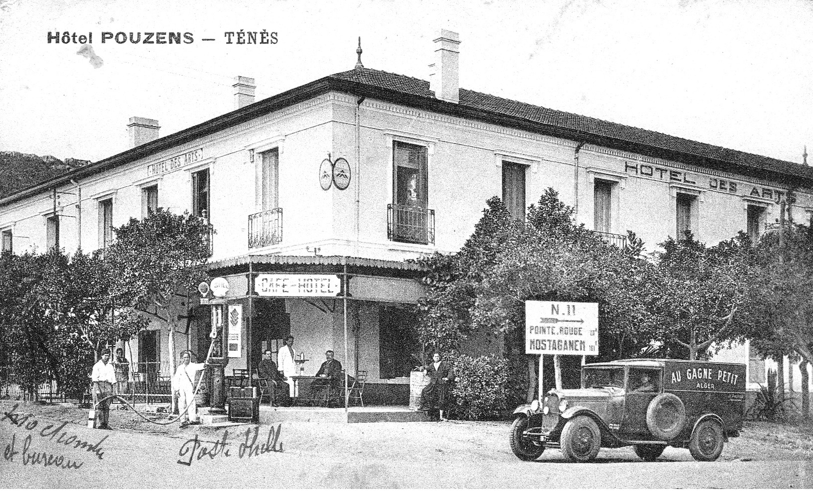 ALGERIE  -SUPERBE TENES   - L HOTEL POUZENS ET LA POMPE A ESSENCE   BB-906 - - Autres & Non Classés