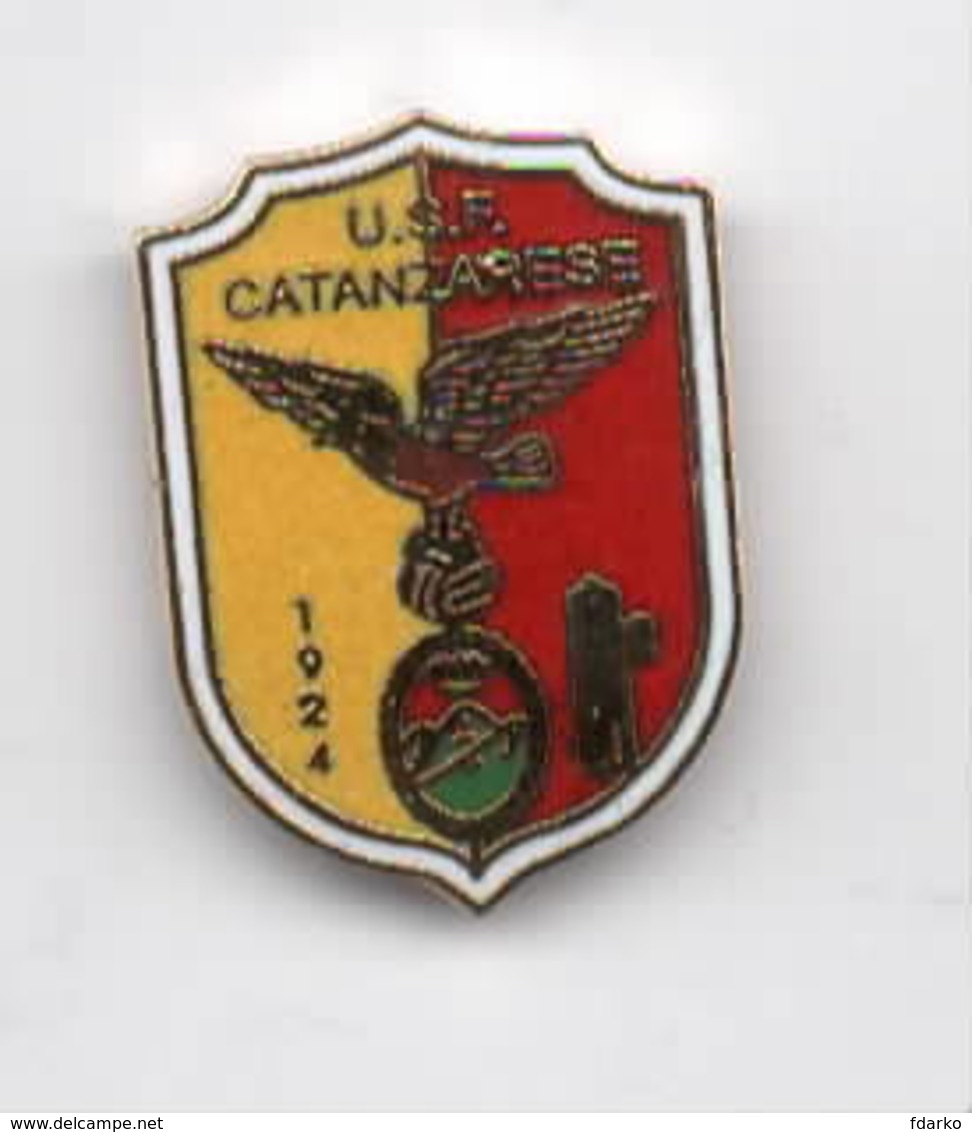 US Fascista Catanzarese Calcio Catanzaro Distintivi FootBall Soccer Pin Spilla Italy -  Revoval 2019 - Calcio