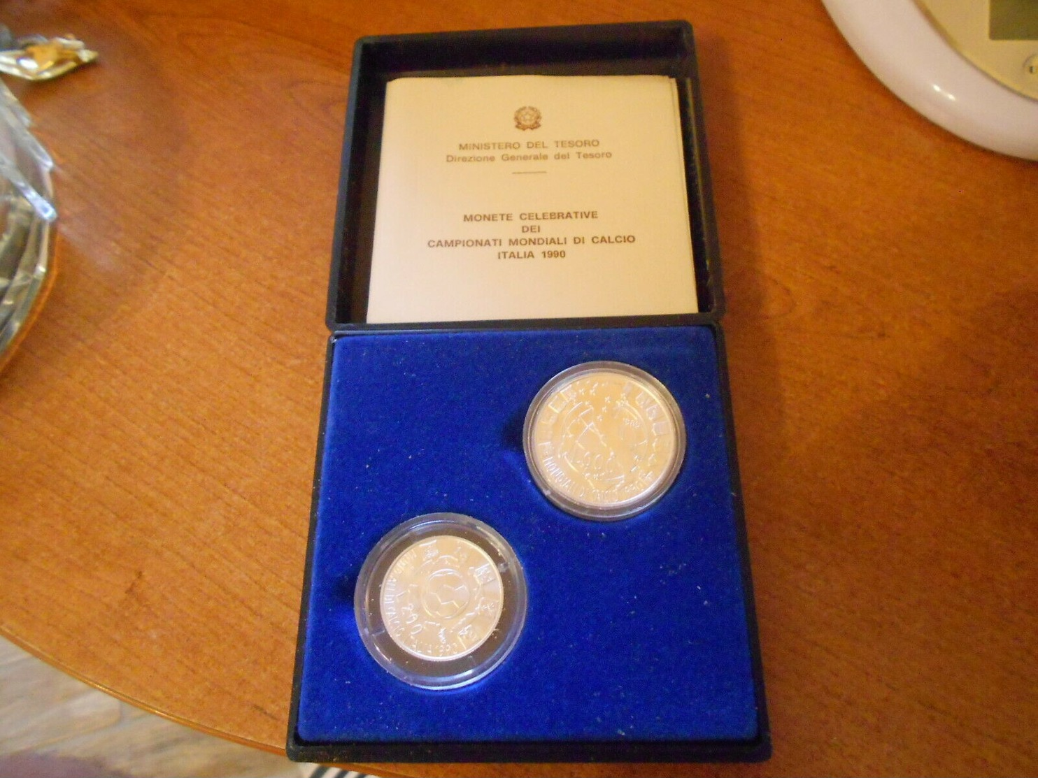 ITALY  1990   WORLD  CUP      SILVER   2  COINS   SET  -  UNC   BOXED - 500 Lire