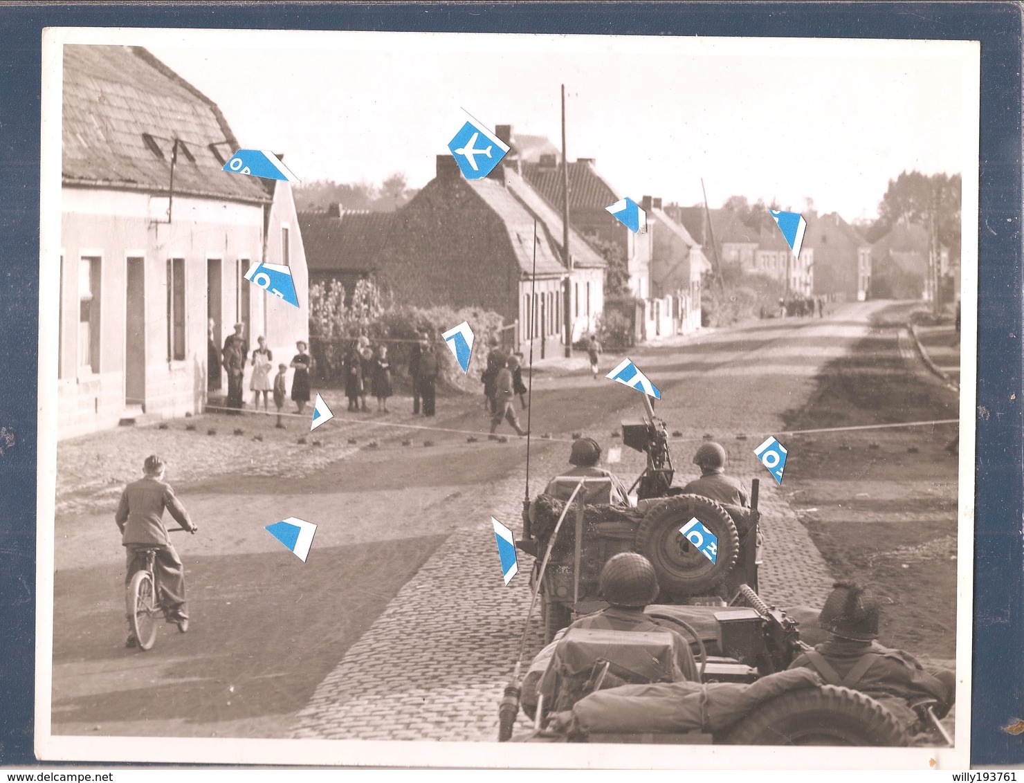 Photo 1944 Jeep US Liberation De Wallonie Region Rumes-tournai-couvin - Mines Terrestre Sur Le Sol - Guerre 1939-45