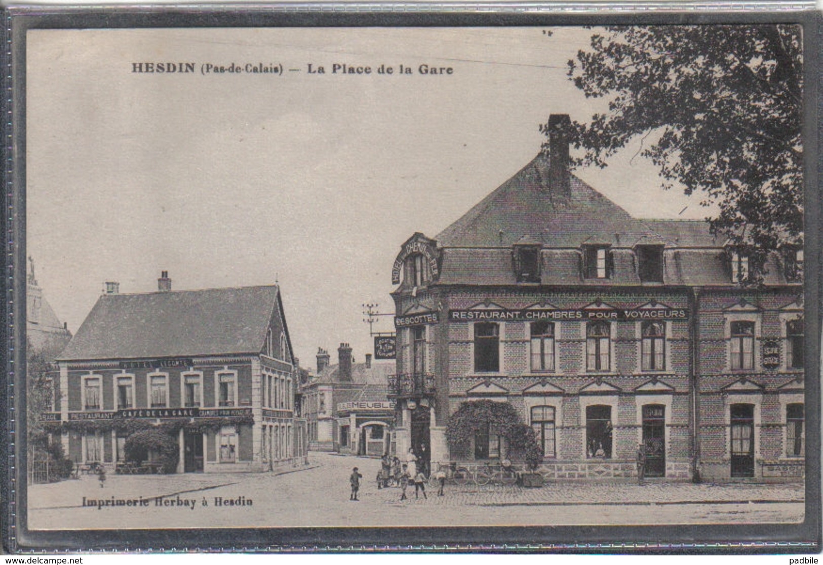 Carte Postale 62. Hesdin  Hotel De La Gare Et Du Chemin De Fer  Très Beau Plan - Hesdin