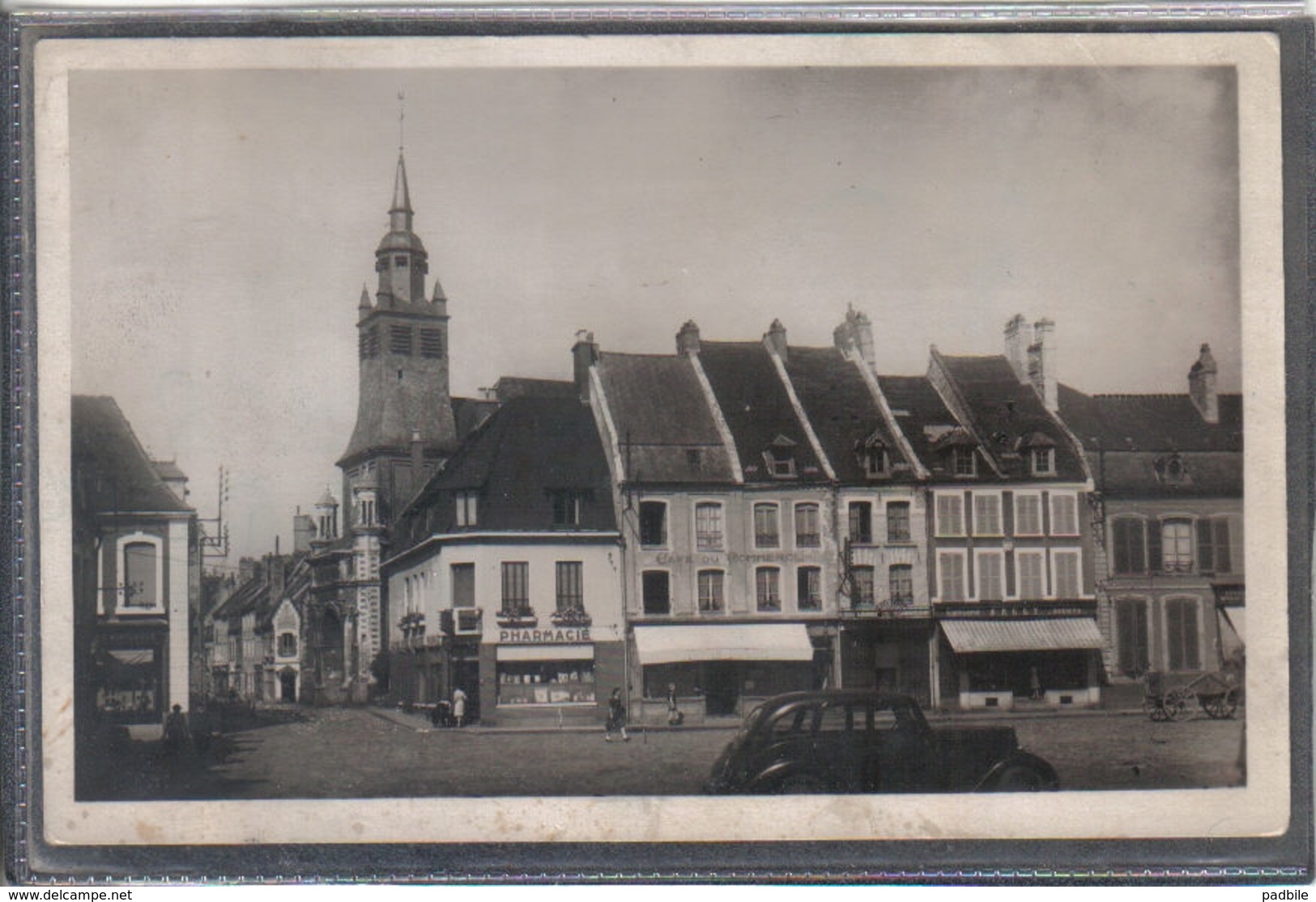 Carte Postale 62. Hesdin  La Place Très Beau Plan - Hesdin