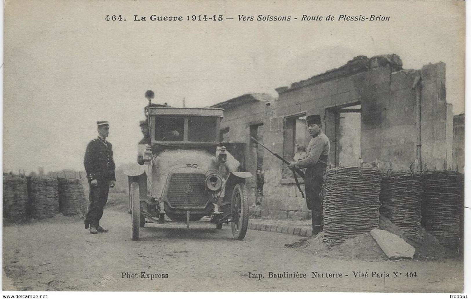 VERS SOISSONS, ROUTE DE PLESSIS-BRION - Guerre 1914-18