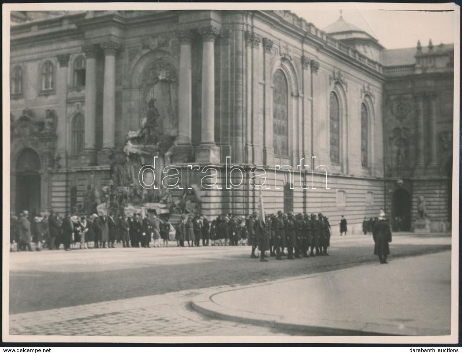 Cca 1930-1940 Fogadás A Budavári Palotában, Háttérben A Mátyás-kúttal, 17x23 Cm - Andere & Zonder Classificatie