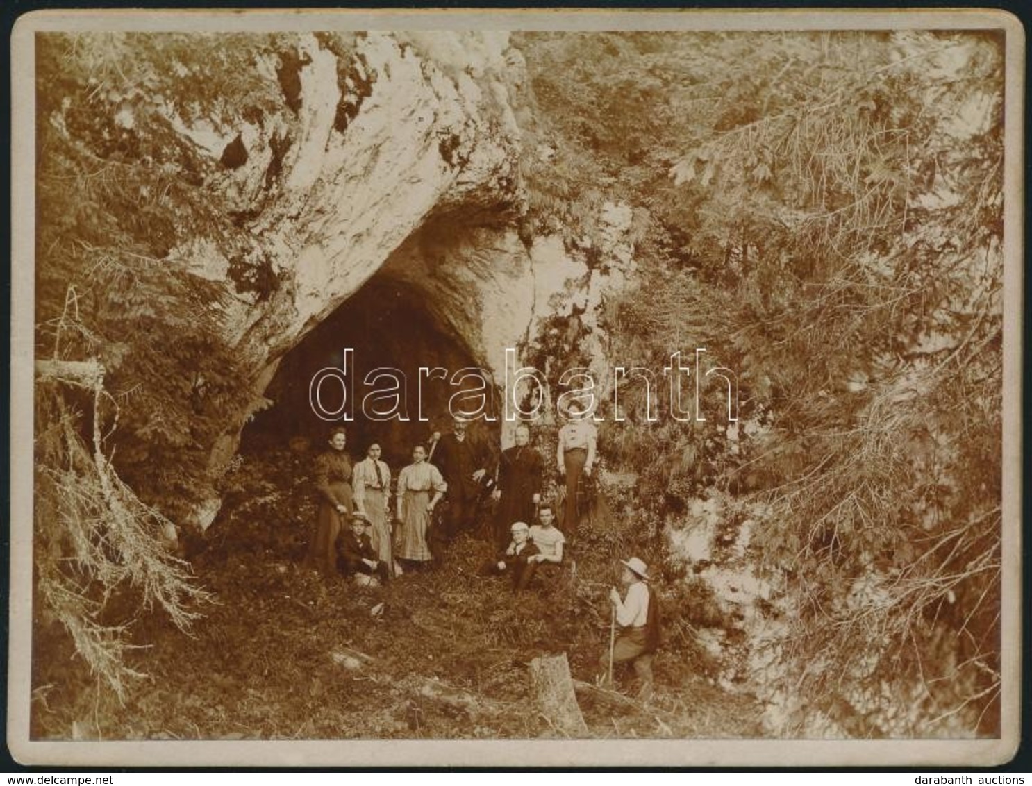 Cca 1900 Dobsina (Dobšiná/Dobschau)/Sztracena (Stratená/Verlorenseifen), Fotózkodás Barlang Bejárat Előtt, Keményhátú Fo - Andere & Zonder Classificatie