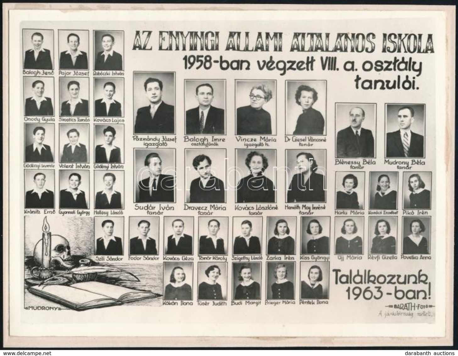 1958 Enying, Az Általános Iskola Tanári Kara és A Végzős Diákok, Kistabló Nevesített Portrékkal, Kasírozva, 18x24 Cm - Andere & Zonder Classificatie