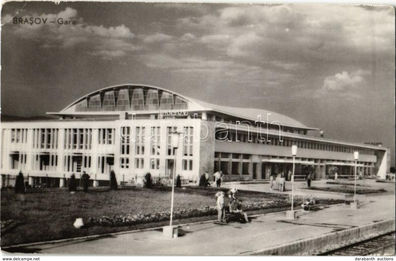 ** * 20 Db Főleg MODERN Magyar és Külföldi Vasútállomás / 20 Mostly Modern Hungarian And European Railway Stations - Unclassified