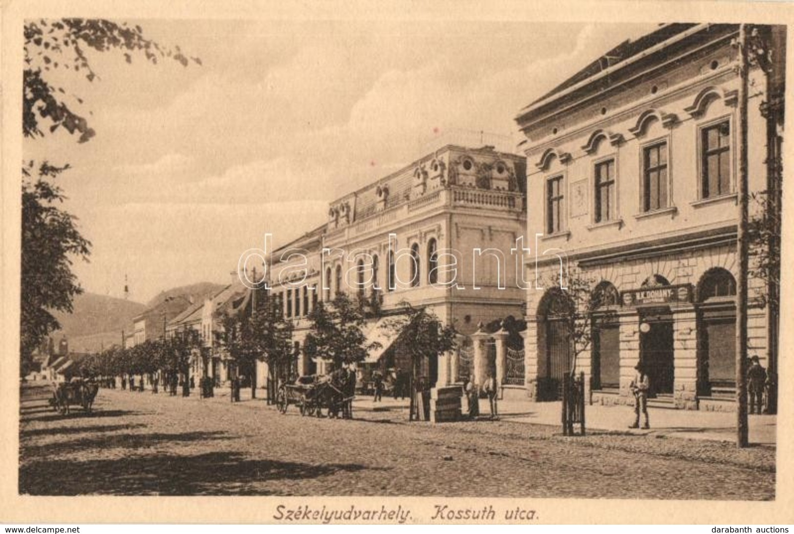 ** T2/T3 Székelyudvarhely, Odorheiu Secuiesc; Kossuth Utca, Dohány üzlet, Budapest Szálloda, Lovaskocsi / Street View Wi - Zonder Classificatie