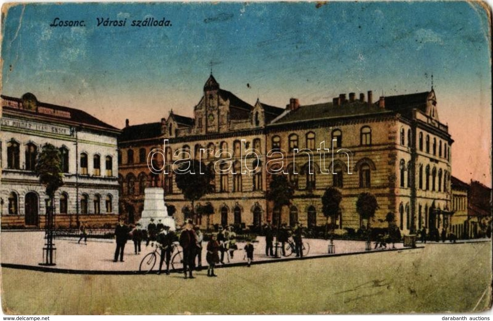 T3 1918 Losonc, Lucenec; Városi Szálloda, Polgári Leány Iskola, Kerékpárosok. Kiadja Bicskei Zoltán / Hotel, Girls' Scho - Zonder Classificatie