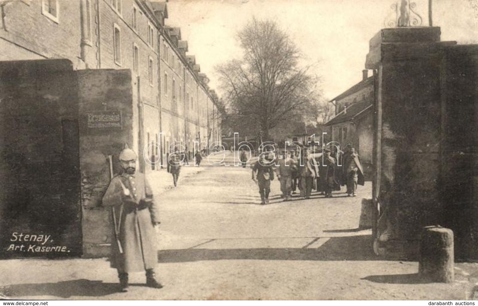 T2/T3 Stenay, Artillerie Kaserne / Artillery Barracks With German Soldiers, Fieldpost Cancellation On Backside (EK) - Unclassified