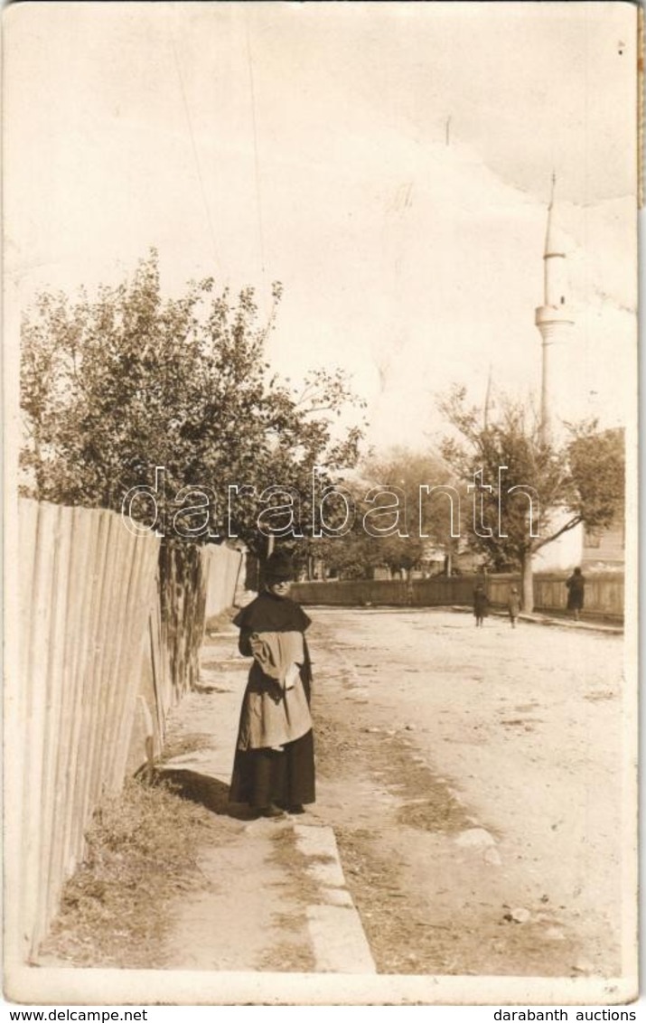 T2/T3 Dobrogea, Dobruja, Dobrudzsa; Street View, Mosque. Photo (crease) - Unclassified