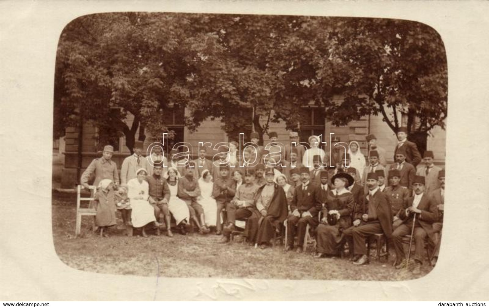 * T2 Group Photo In A Military Hospital(?) With K.u.K. Soldiers Of Various Nationalities, Bosnians In Great Number, Some - Unclassified