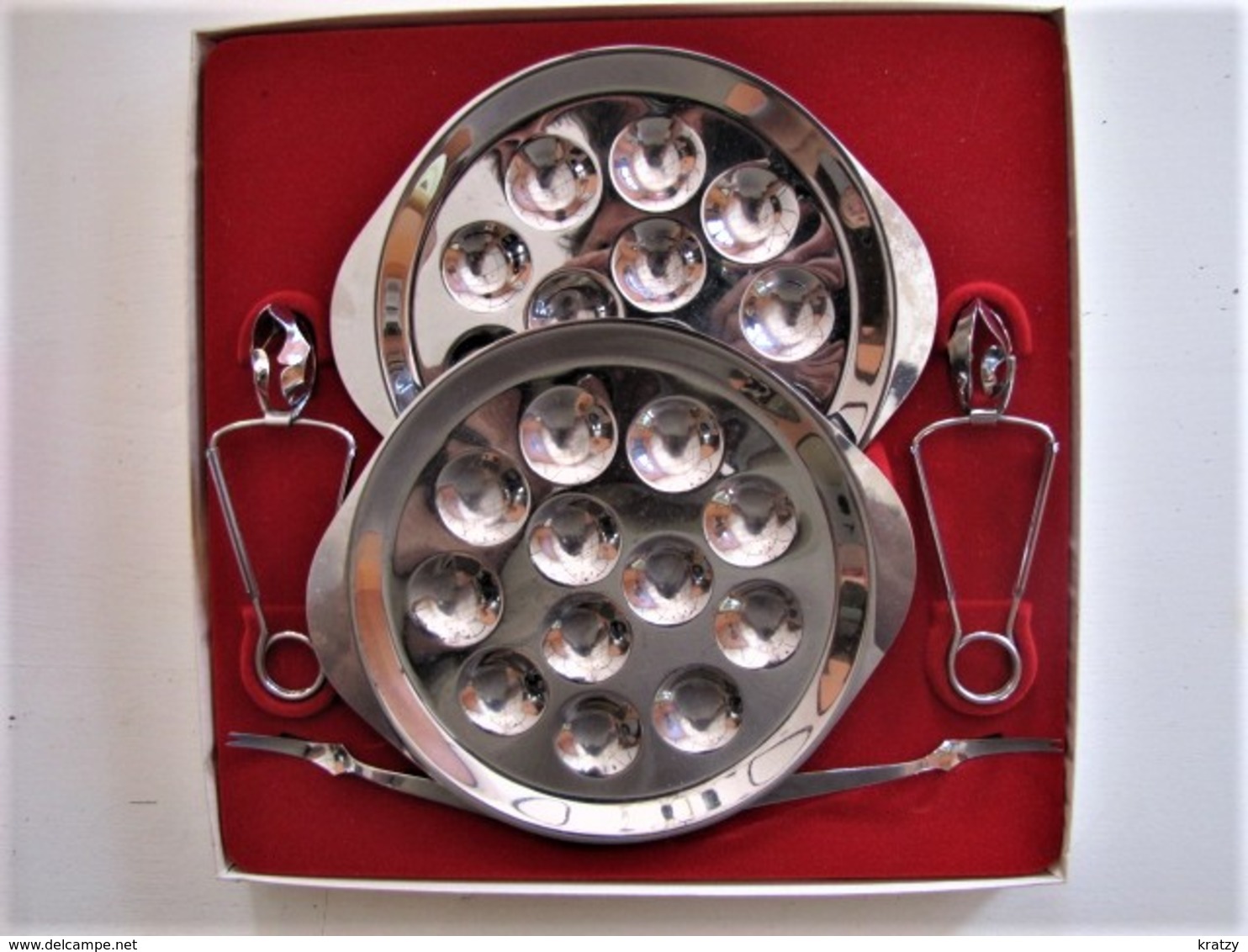 SERVICE DEUX COUVERTS A ESCARGOTS EN INOX - 34 X34 X 5 Cm. - C7 - Plats