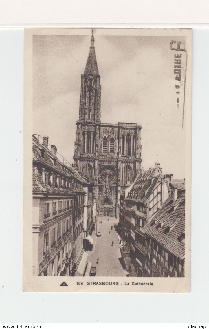 Sur CPA De Strasbourg Flamme  Visitez La Foire Europ. De Stasbourg Sur Type Paix. CAD Strasbourg Pl. Gare 1936. (2375x) - 1921-1960: Modern Period