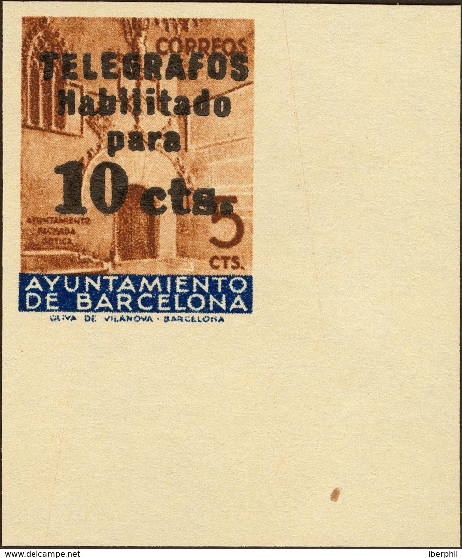 (*)9s. 1936. 10 Cts Sobre 5 Cts Castaño Y Azul, Esquina De Hoja. SIN DENTAR. MAGNIFICO. Edifil 2017: 140 Euros - Other & Unclassified