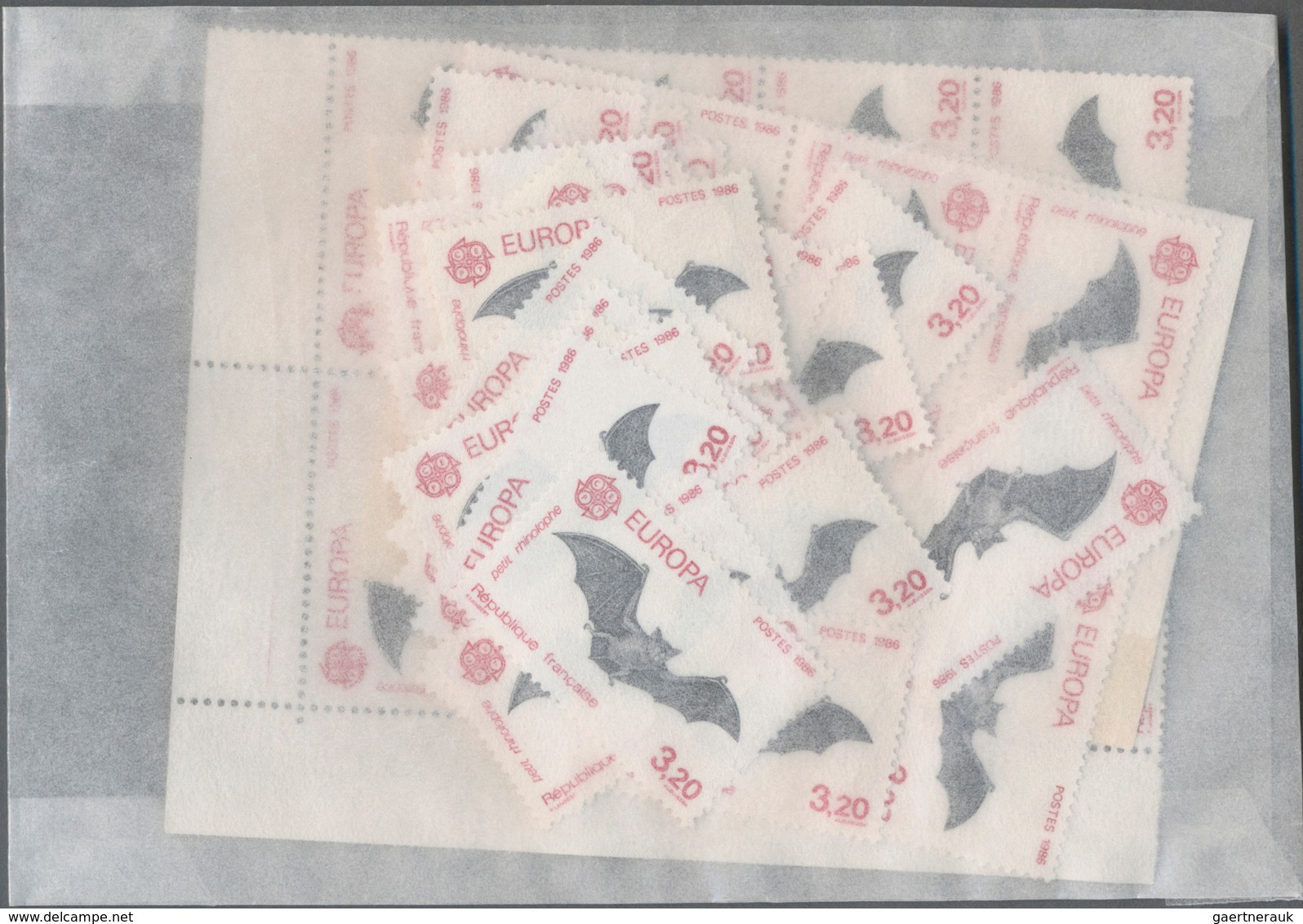 Frankreich: 1962/1989 (ca.), Stock Of The Europa Issues, Sorted And Counted By Face Value In Glassin - Sammlungen
